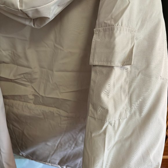 Canada Goose Thickened Beige Down Jacket - Picture 4 of 9